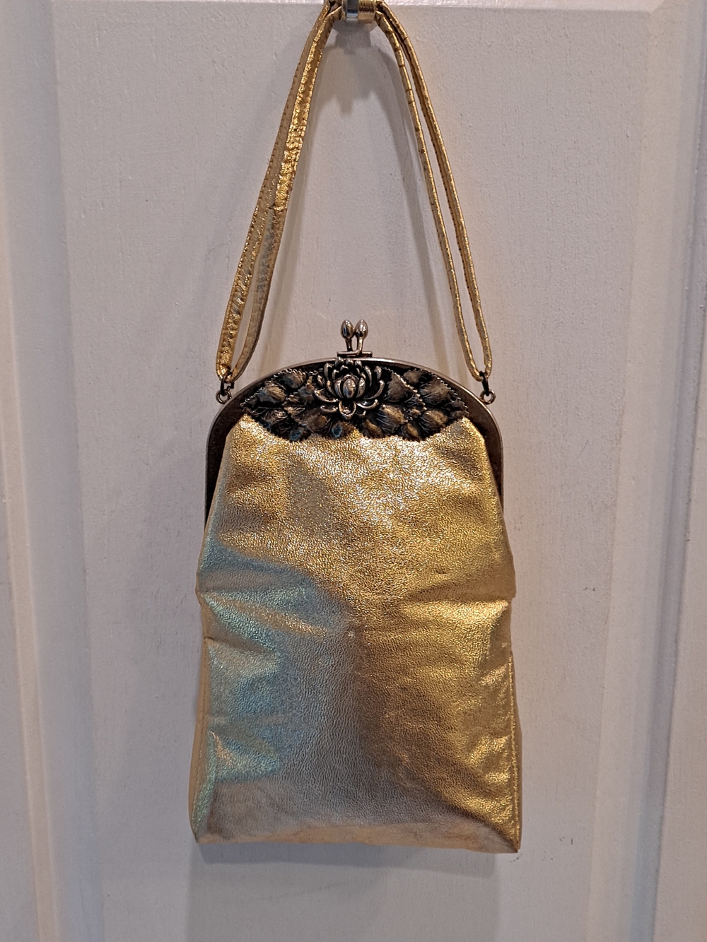 Vintage Gold Metallic Mini Evening Bag with Ornate Floral Lotus Flower Frame